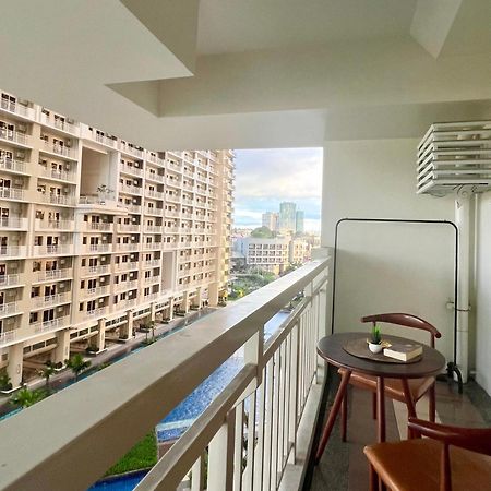 Brixton Place, Weston Tower Manila Exterior photo